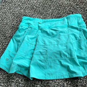 Light teal Lulu Pace rival skirt size 4